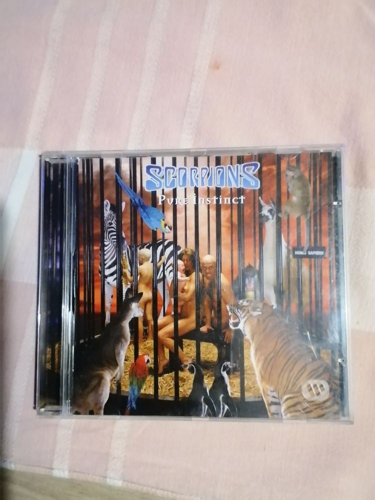 CD ? 3 La Couronne (16)