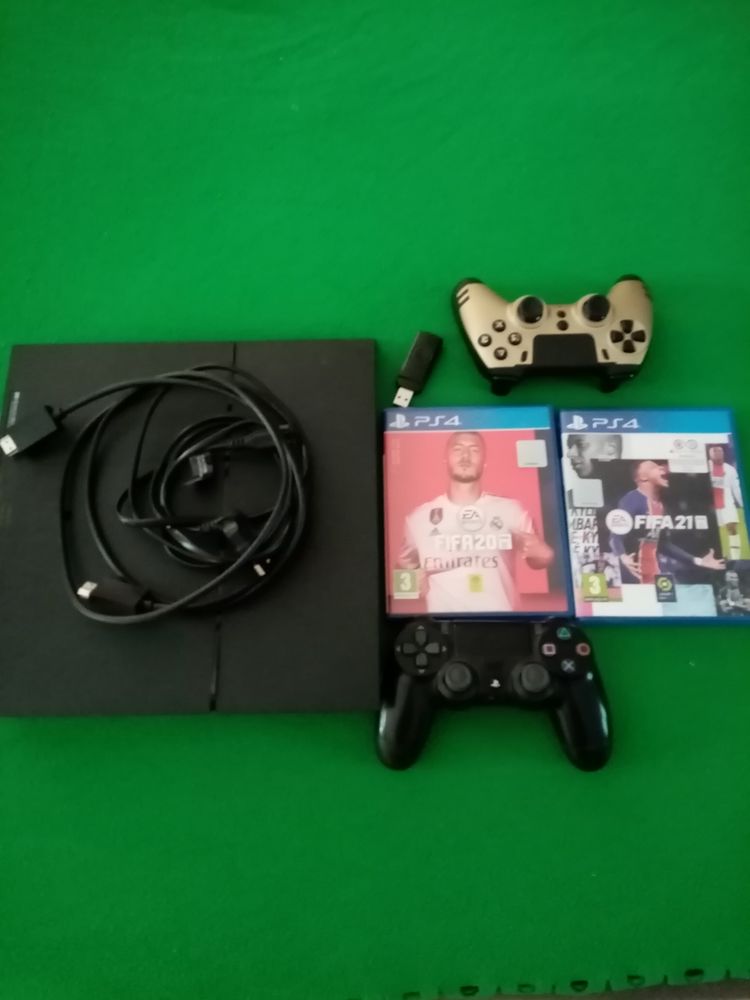 
PS4 250 Malauc�ne (84)