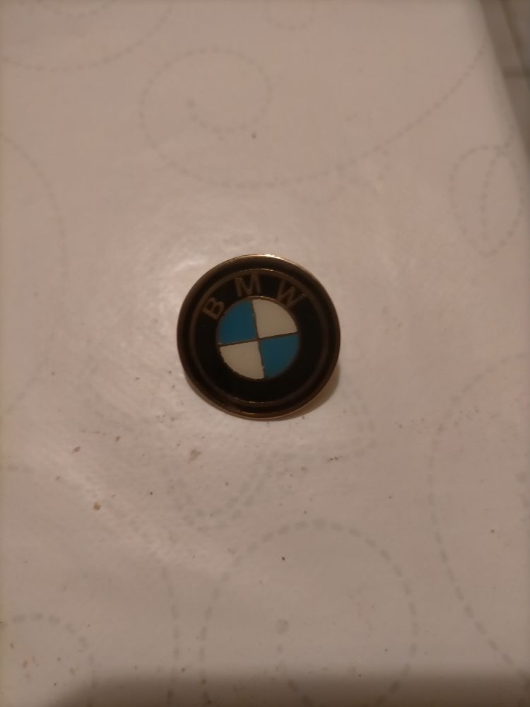pin's bmw 5 Miribel (01)