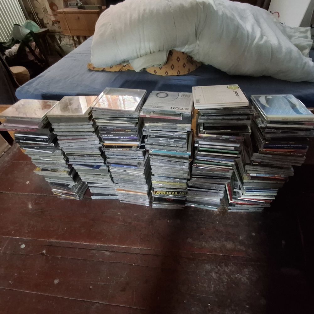 lot 300 cd 150 Lille (59)