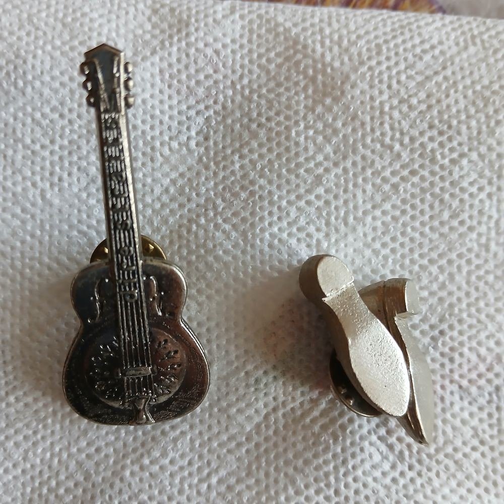 PIN'S 25 La Rochelle (17)