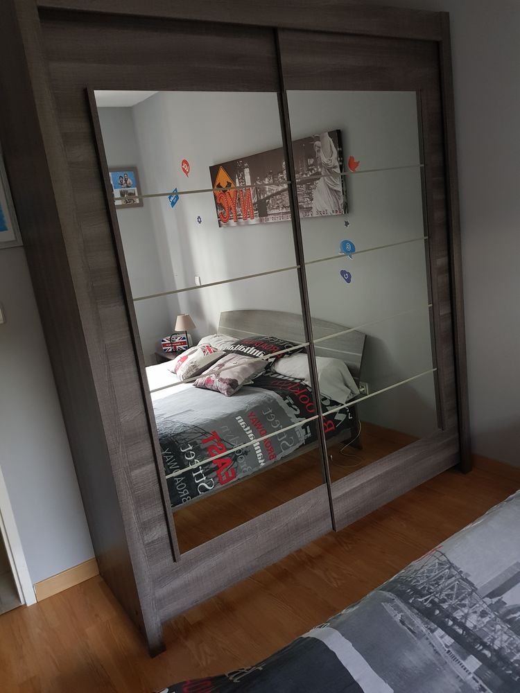 a vendre meubles chambre avec lit  personnes 590 Vic-le-Comte (63)