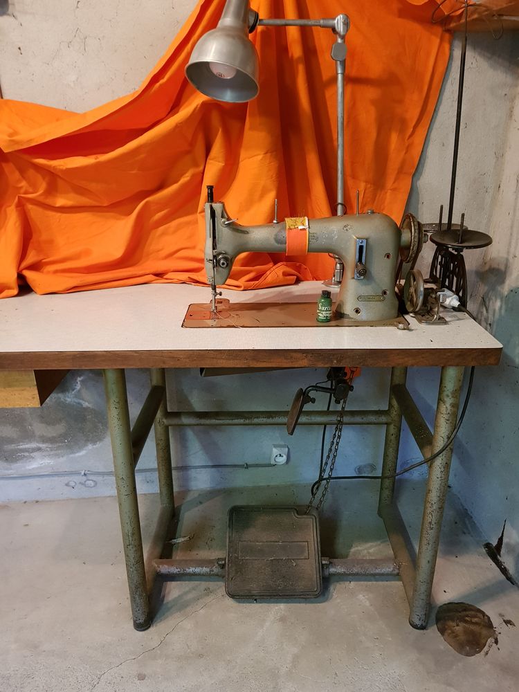 Machine � coudre professionnel 150 Th�nes (74)