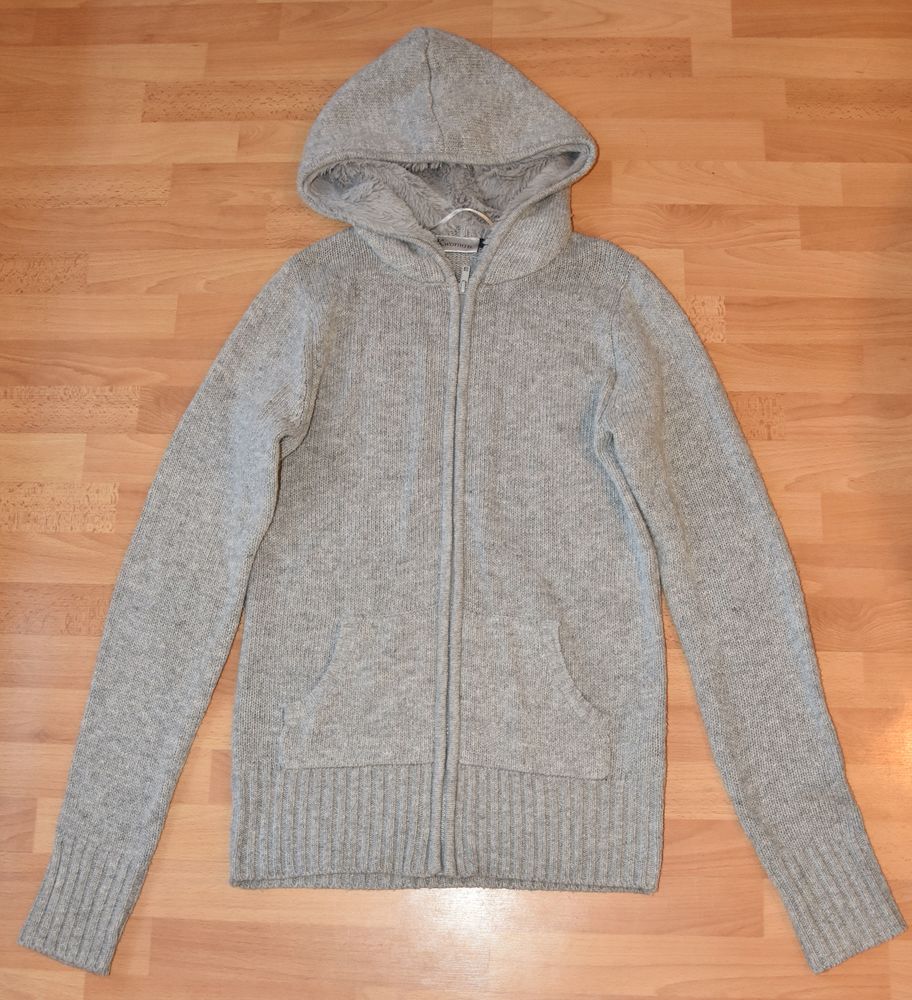 Gilet gris avec capuche toute douce. Taille S. Tr�s bon �tat 9 Gujan-Mestras (33)