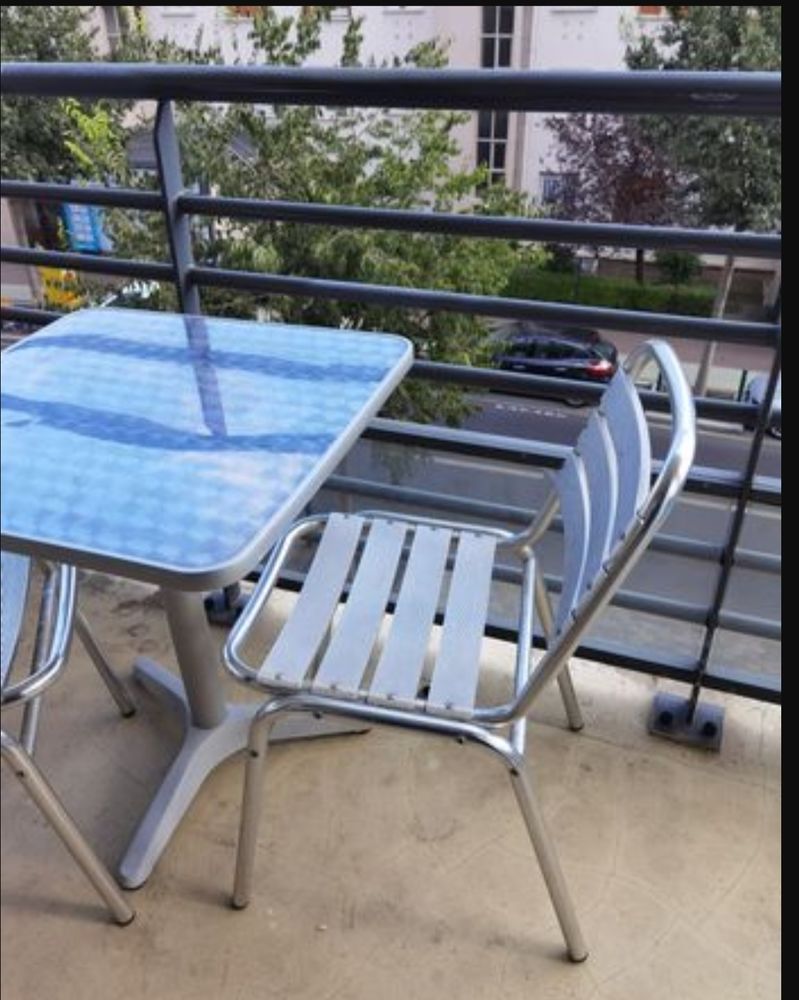 Table bistrot + 2 chaises 50 Suresnes (92)