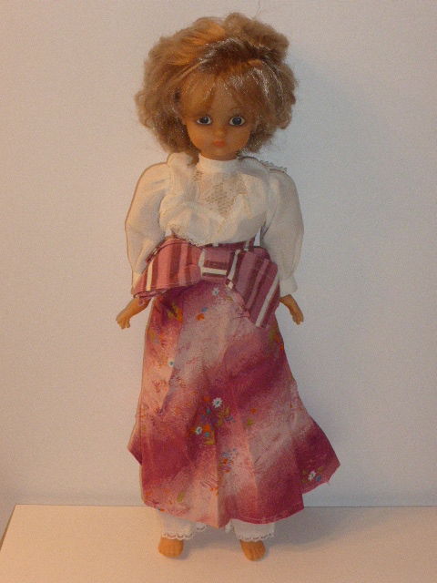 Poup�e BELLA corps souple 54 cm r�f�rence 1480 15 Rueil-Malmaison (92)