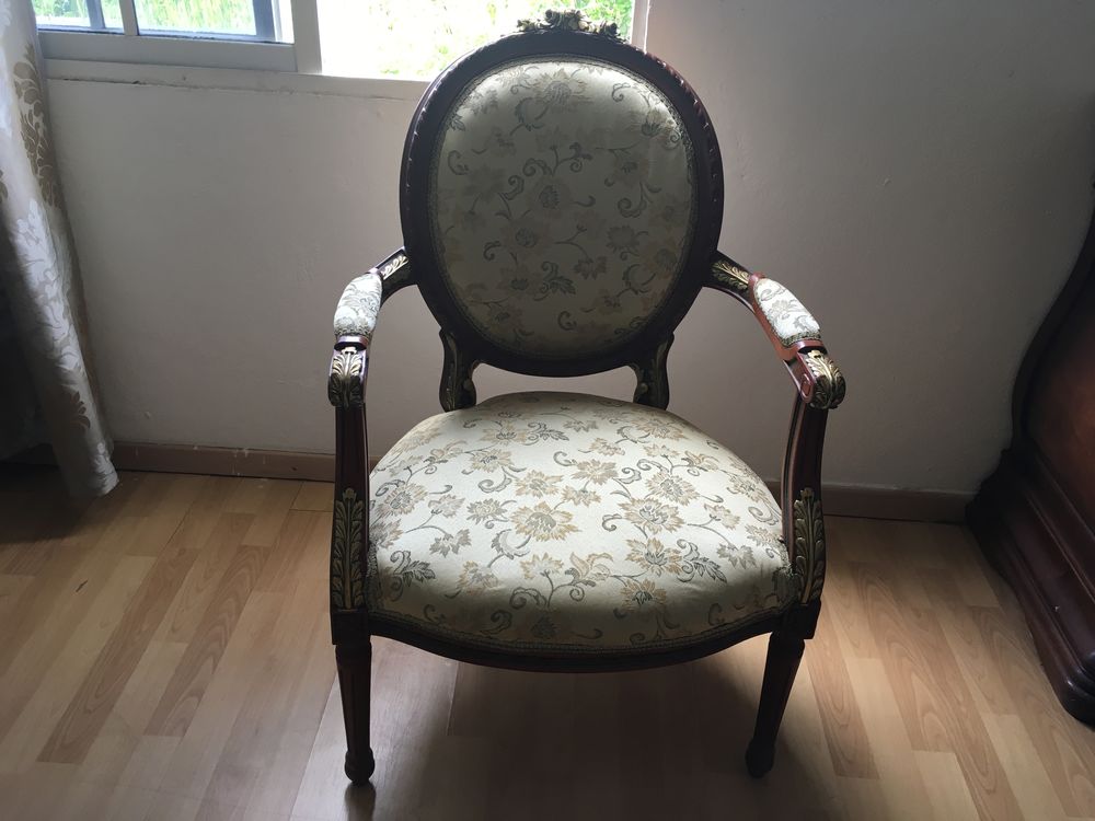 Fauteuil style Louis XVI 
120 Baie-Mahault (97)