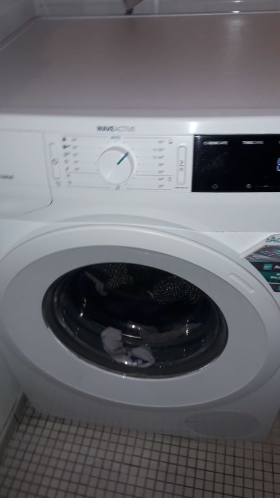 Bonjour, je vend ma machine à laver qui es tout neuf  450 Paris 19 (75)