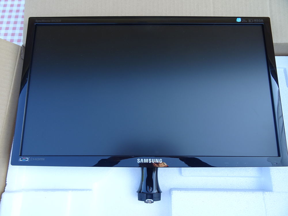 Ecran Samsung 22'' 35 Dolomieu (38)