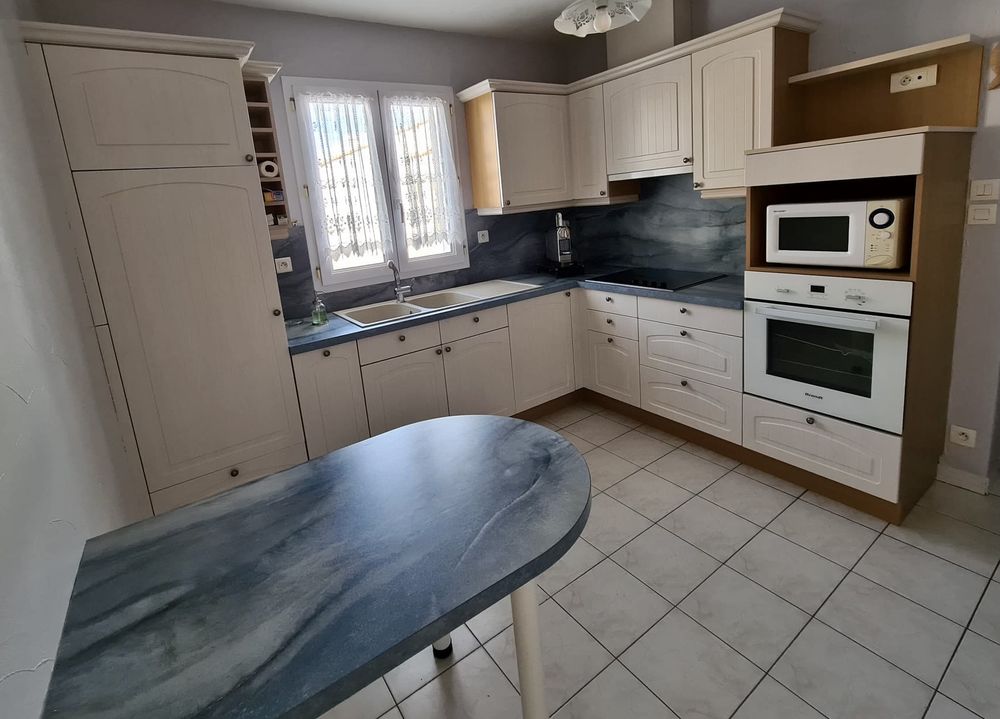 Cuisine am�nag�e compl�te � emporter. 1000 Saint-Jean-de-Monts (85)