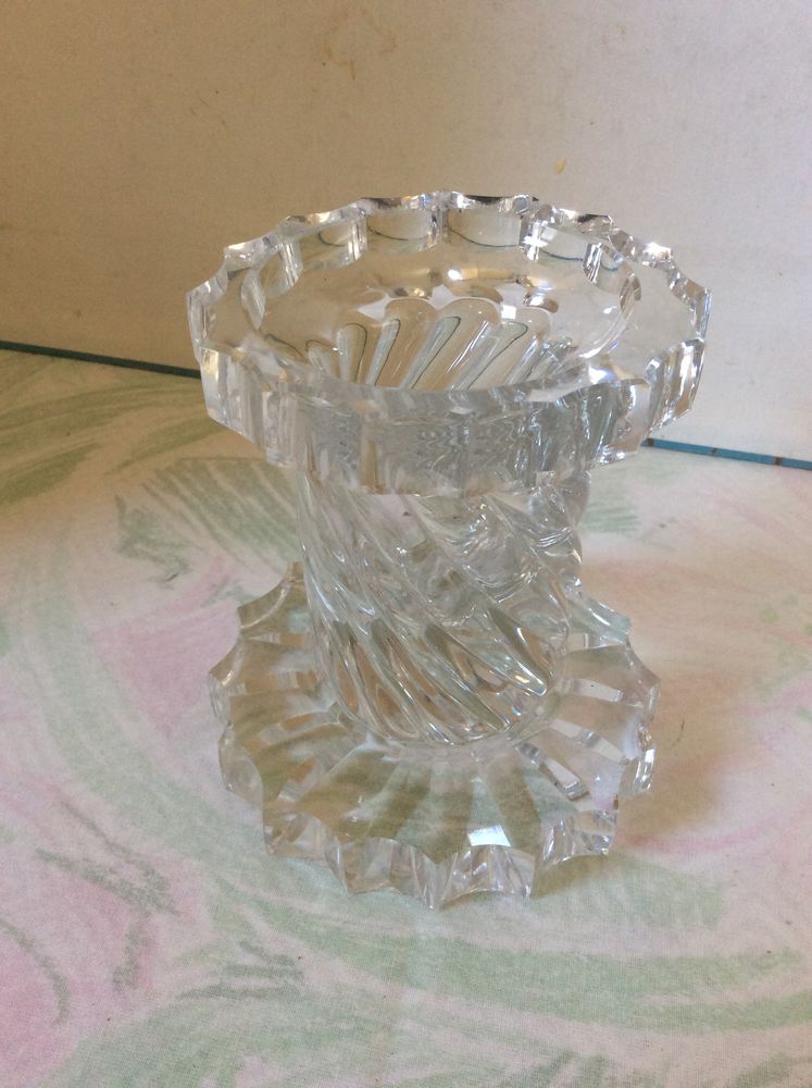 Bougeoir verre massif moul� press� fut torsad� H 10,5 cm 10 Gif-sur-Yvette (91)