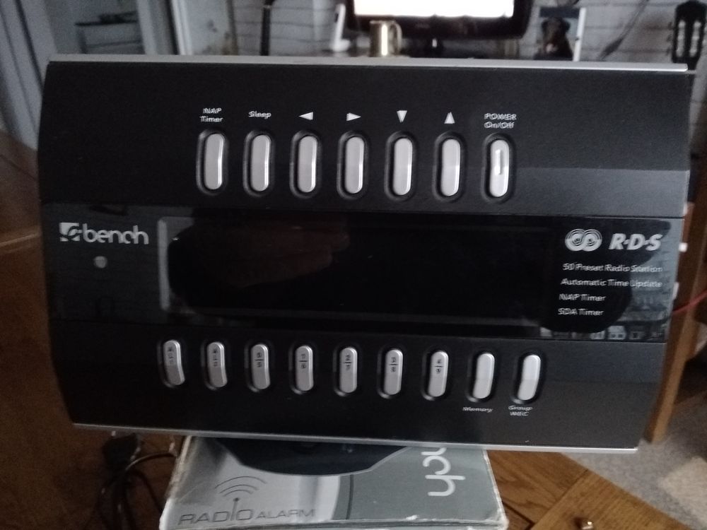 poste de radio FM et autres de marque PLL - TUNING 20 Le Havre (76)