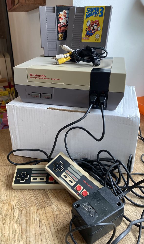 Nintendo Nes 1985 rare + 2 jeux Super Mario 1 &amp; 3 Consoles et jeux vidéos