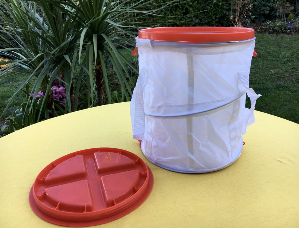 Panier � linge neuf pliable avec couvercle ou Corbeille tri 4 L'Isle-Jourdain (32)