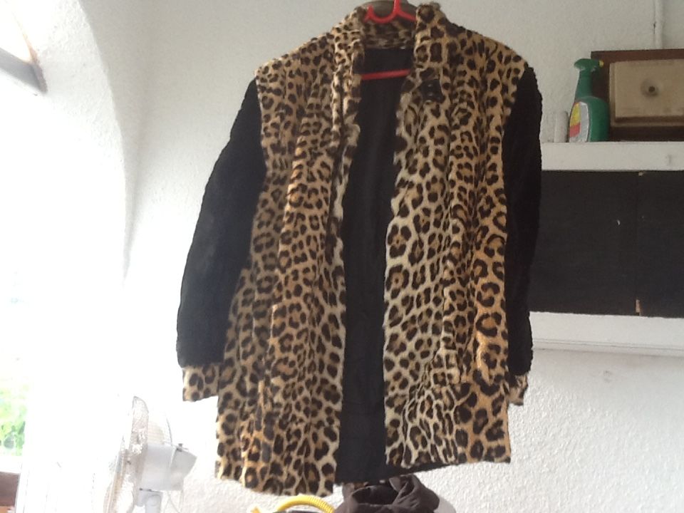 VESTE. L�OPARD 0 Cannes (06)