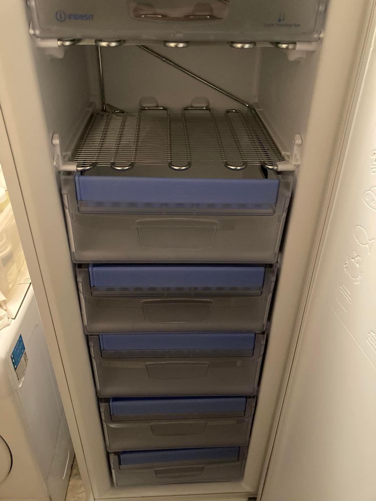 Cong�lateur tiroirs Indesit 196 litres 115 Sainte-Tulle (04)