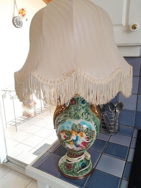 LAMPE PORCELAINEE  
15 Baron (30)