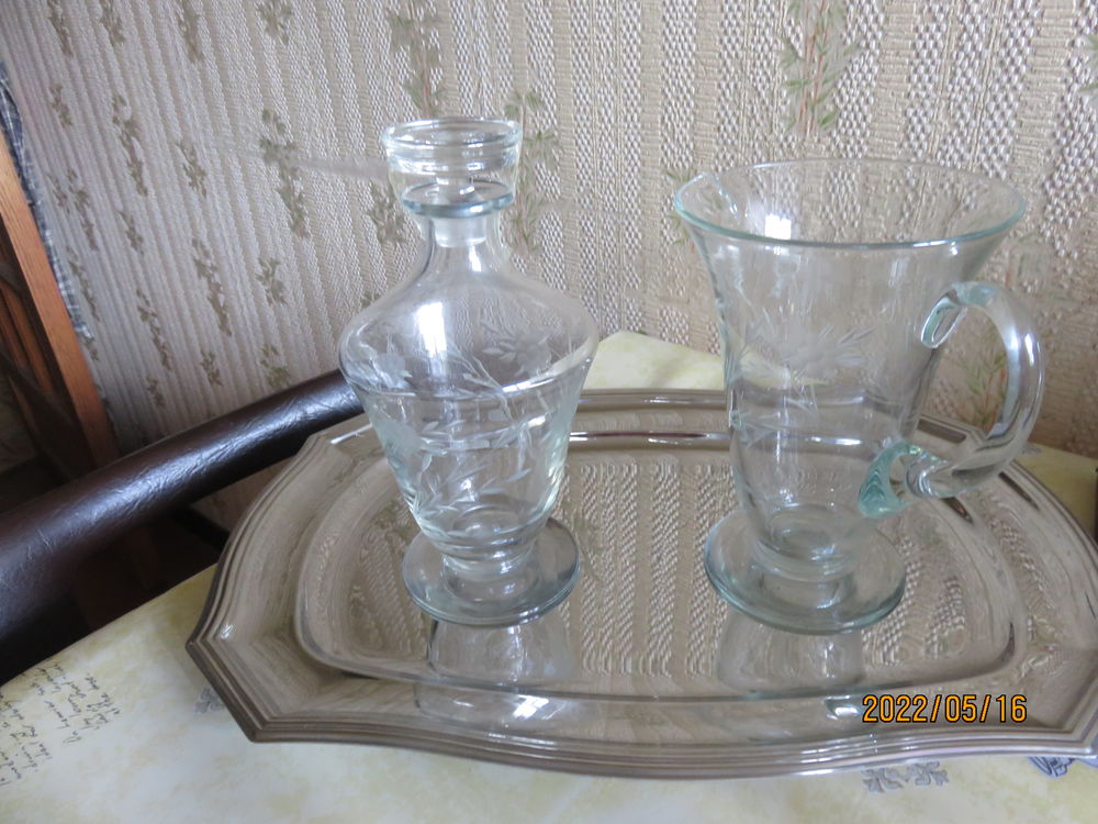 PICHET ET CARAFE SUR PLATEAU EN METAL ARGENTE 25 Ris-Orangis (91)