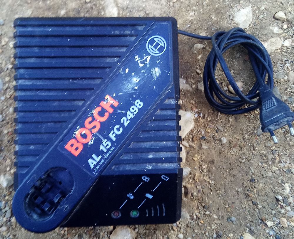 Chargeur batterie bosch 7.2 volts a 24 volts 40 Saint-Jean-de-Fos (34)