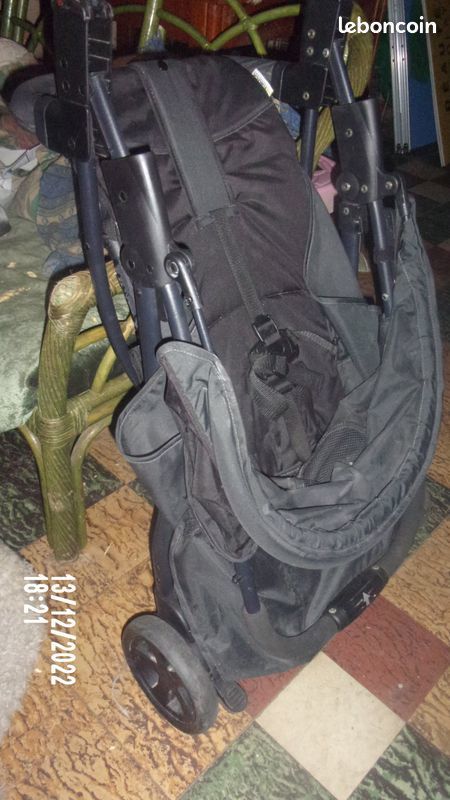Poussette marque Hauck Shopper Rapid 3 Caviar Black 55 Fresnes-sur-Escaut (59)