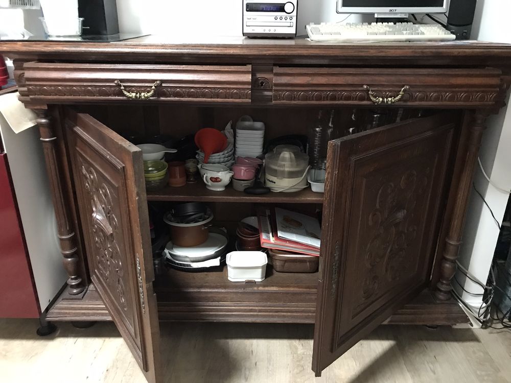 Bas de meuble Henri IV 
� retirer sur place 50 Sens (89)