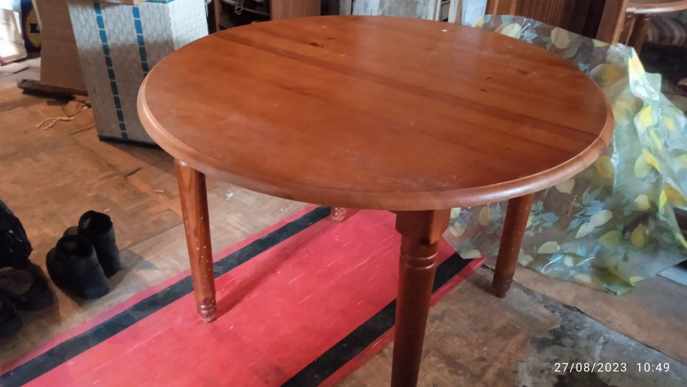 Table ronde . Bois 100 Aureilhan (65)