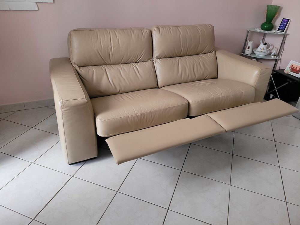 Deux canap�s cuir Poltron&Sofa 350 Fagni�res (51)
