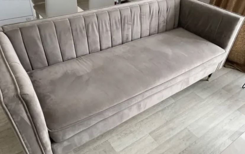 Canap� djulian 3 places et 2 poufs 210 Olivet (45)