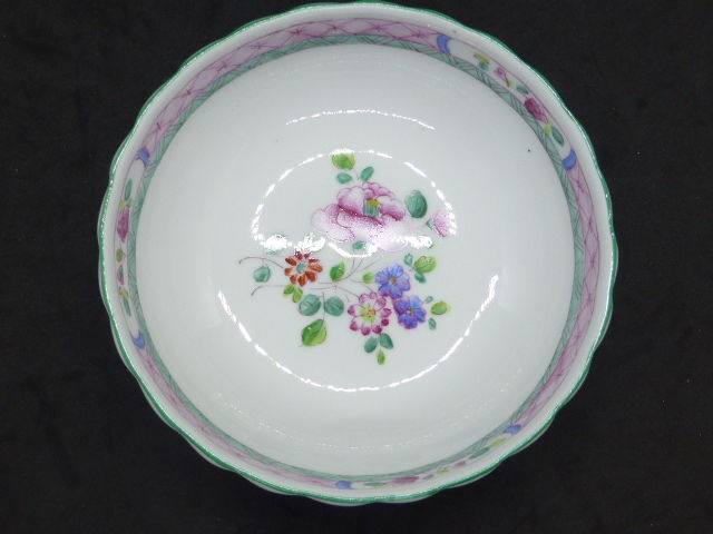 Coupelle / ravier rond en porcelaine Pillivuyt fleurs 4 Rueil-Malmaison (92)