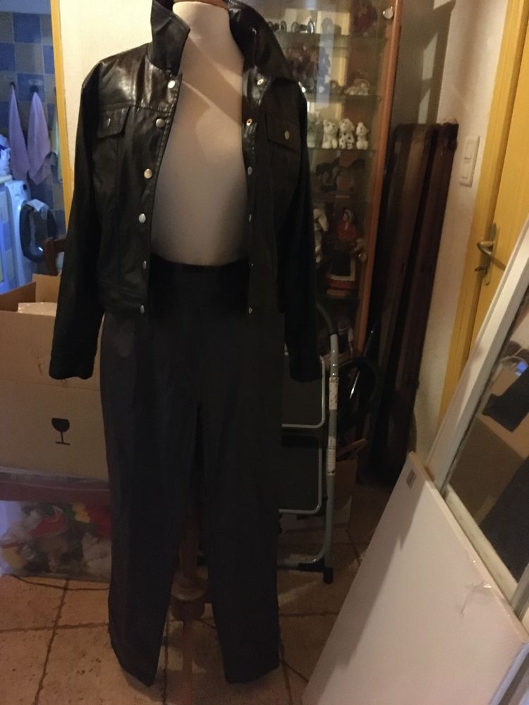 Jupe pantalon blouson taille 42faux cuir tr�s joli qualit� 50 Saint-Julien-les-Rosiers (30)