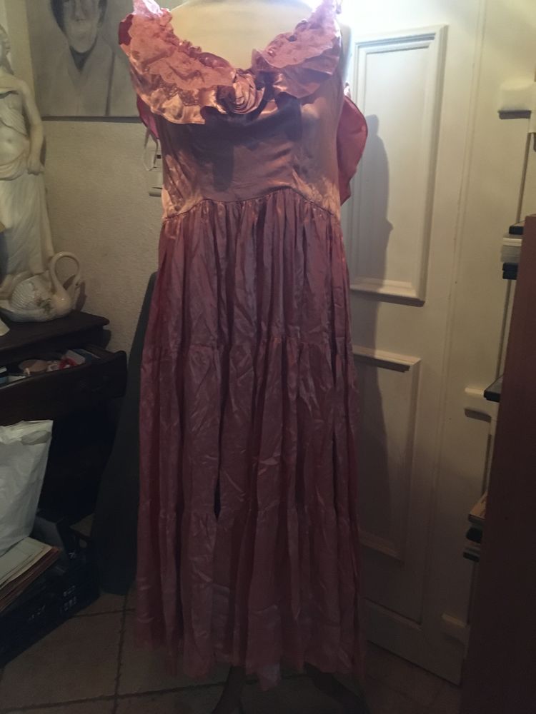 Tr�s belles robes soir�e 40 Saint-Julien-les-Rosiers (30)