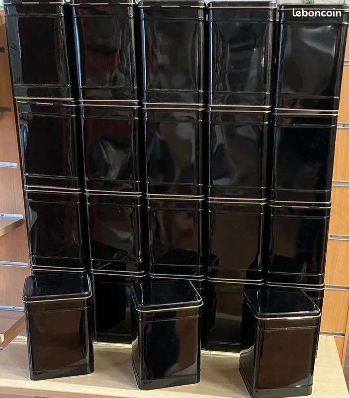 23 bo�tes � th� noires, contenance 1kg, dimensions 22cm x 14 2 Osny (95)