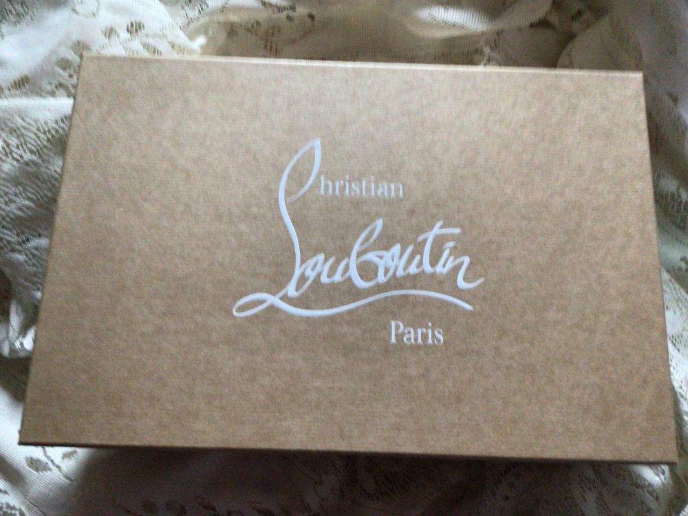 BO�TE � CHAUSSURES LOUBOUTIN 15 Meudon (92)