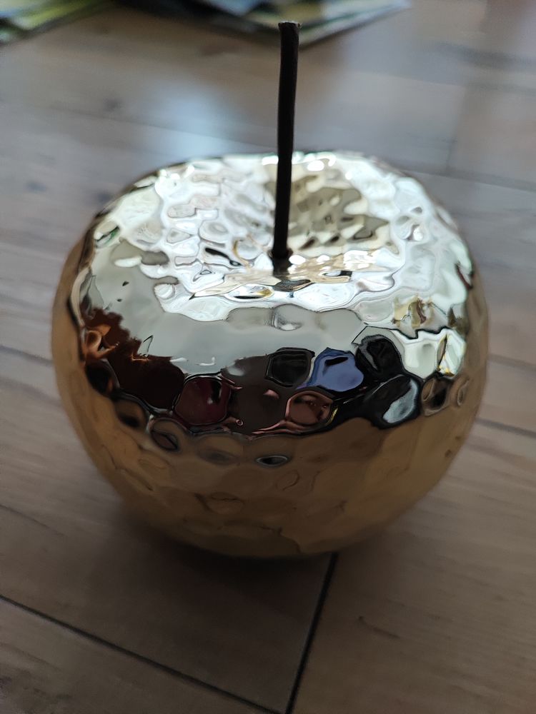 Pomme d�co dor�e 4 Neuilly-Plaisance (93)