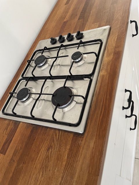 Cuisine Ik�a ? fa�ade Savedal ? blanche, poign�es noires 650 Villevieille (30)