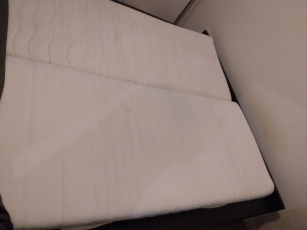 VEND LIT  A LATTES TETE RELEVABLE 200 Chaponost (69)