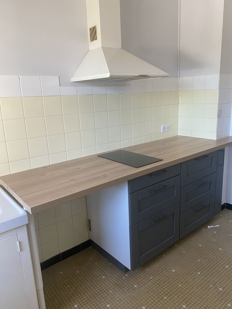 Vends Meuble de cuisine + plaques + hotte 200 Brive-la-Gaillarde (19)