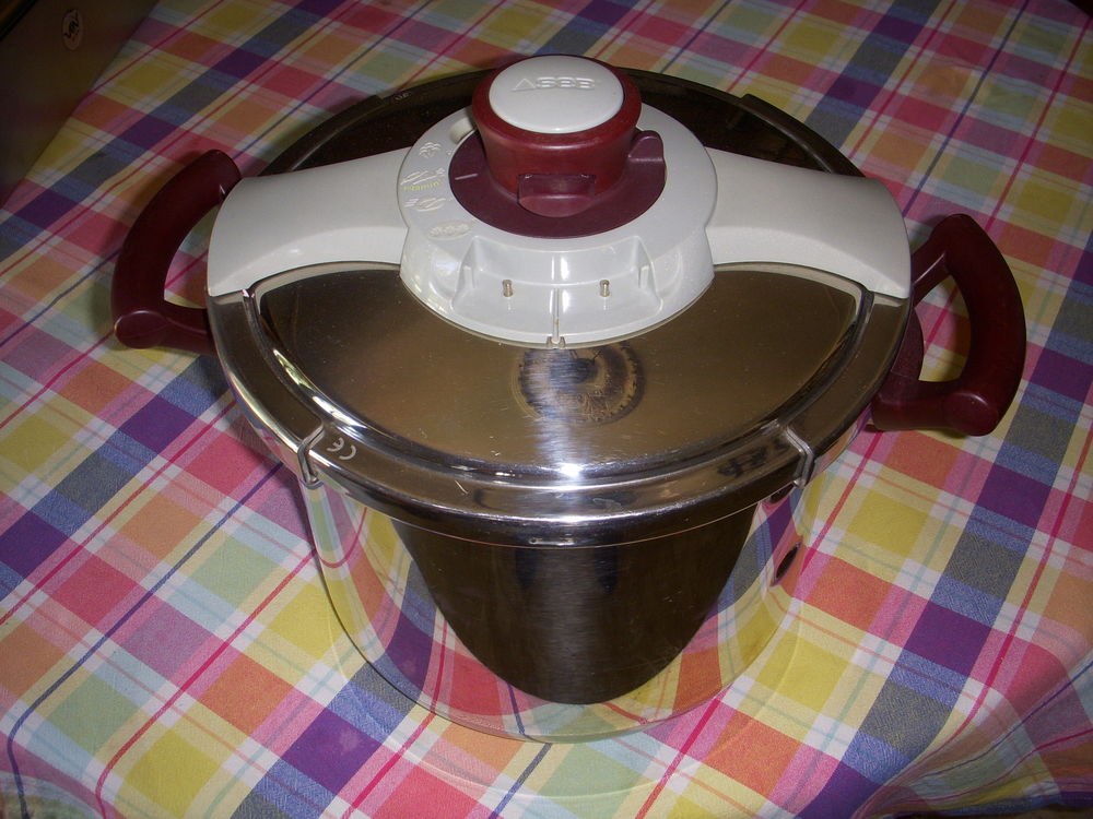 Autocuiseur SEB 10 litres. 50 Ergu�-Gab�ric (29)