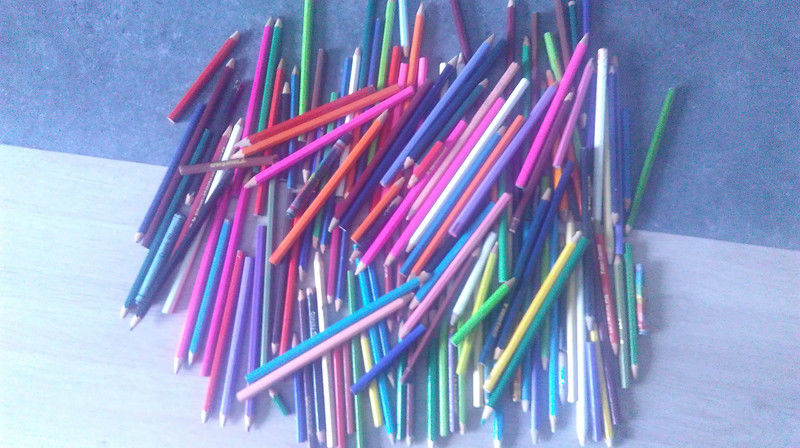  crayons de couleurs 10 Berteaucourt-l�s-Thennes (80)