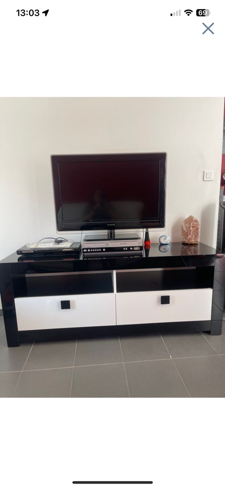 Ensemble de salle � manger 
400 Saint-Cl�ment (89)