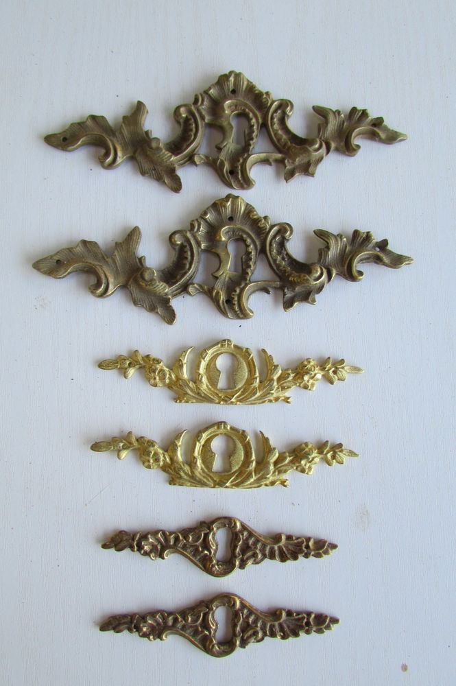 Lot de 7 entr�es de serrure en bronze dor� de style Louis XV 50 Paris 20 (75)