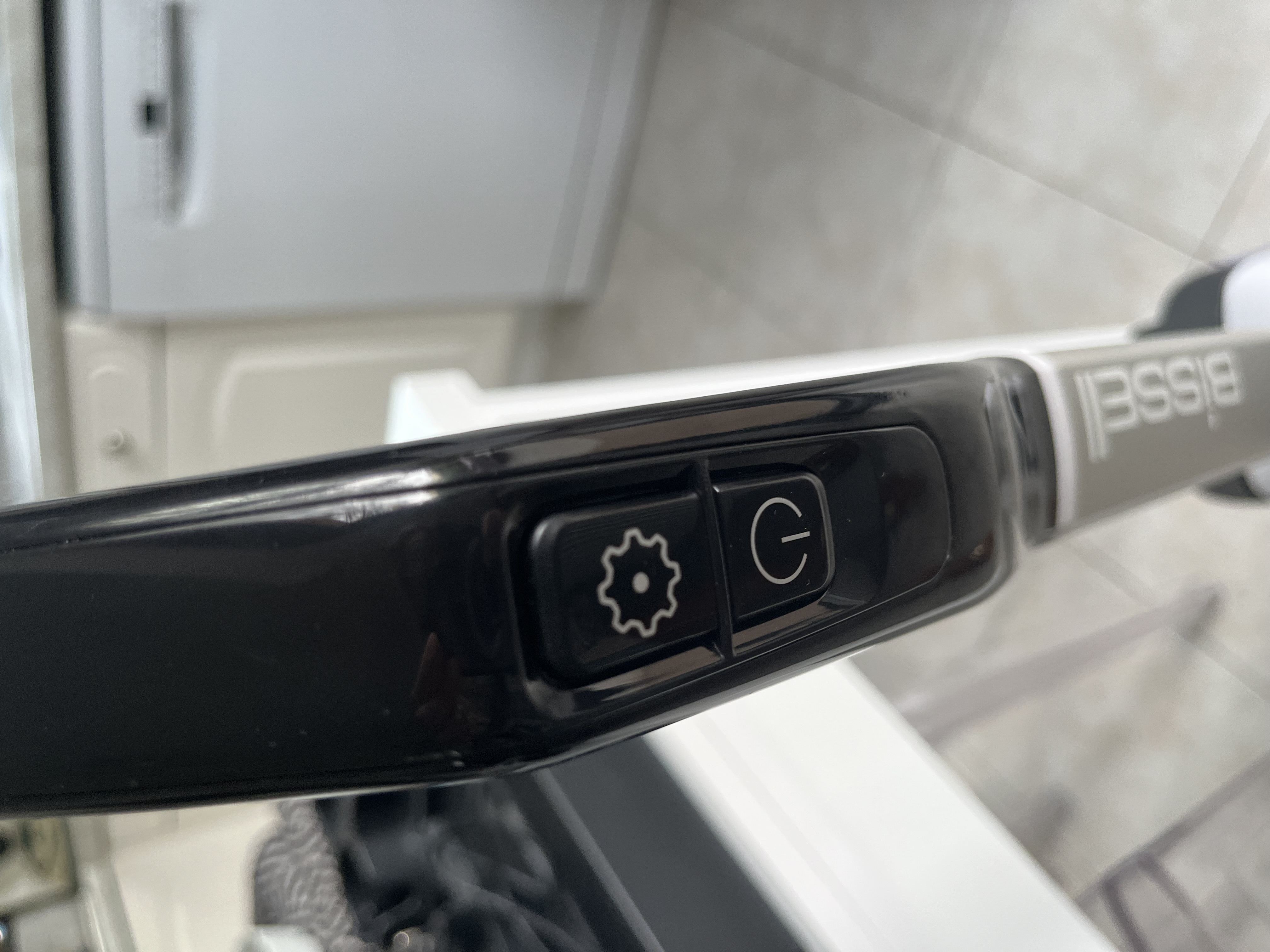 Aspirateur bissel 3 en 1 aspire lave s�che 
200 Cannes (06)