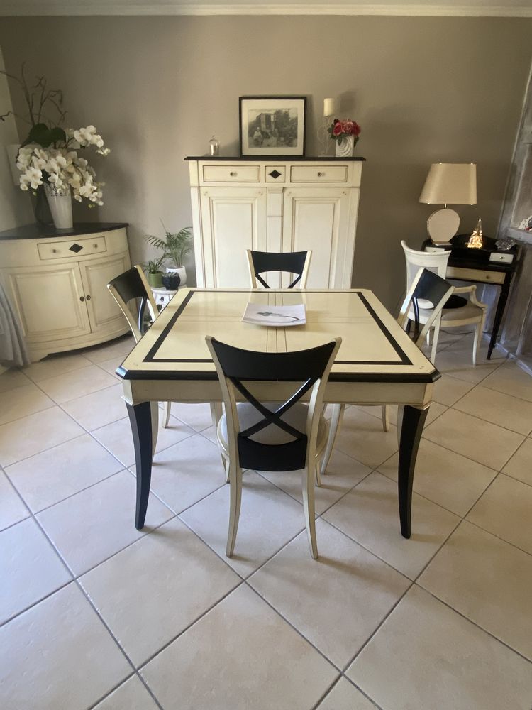 Table et 4 chaises 350 Saint-Vrain (91)