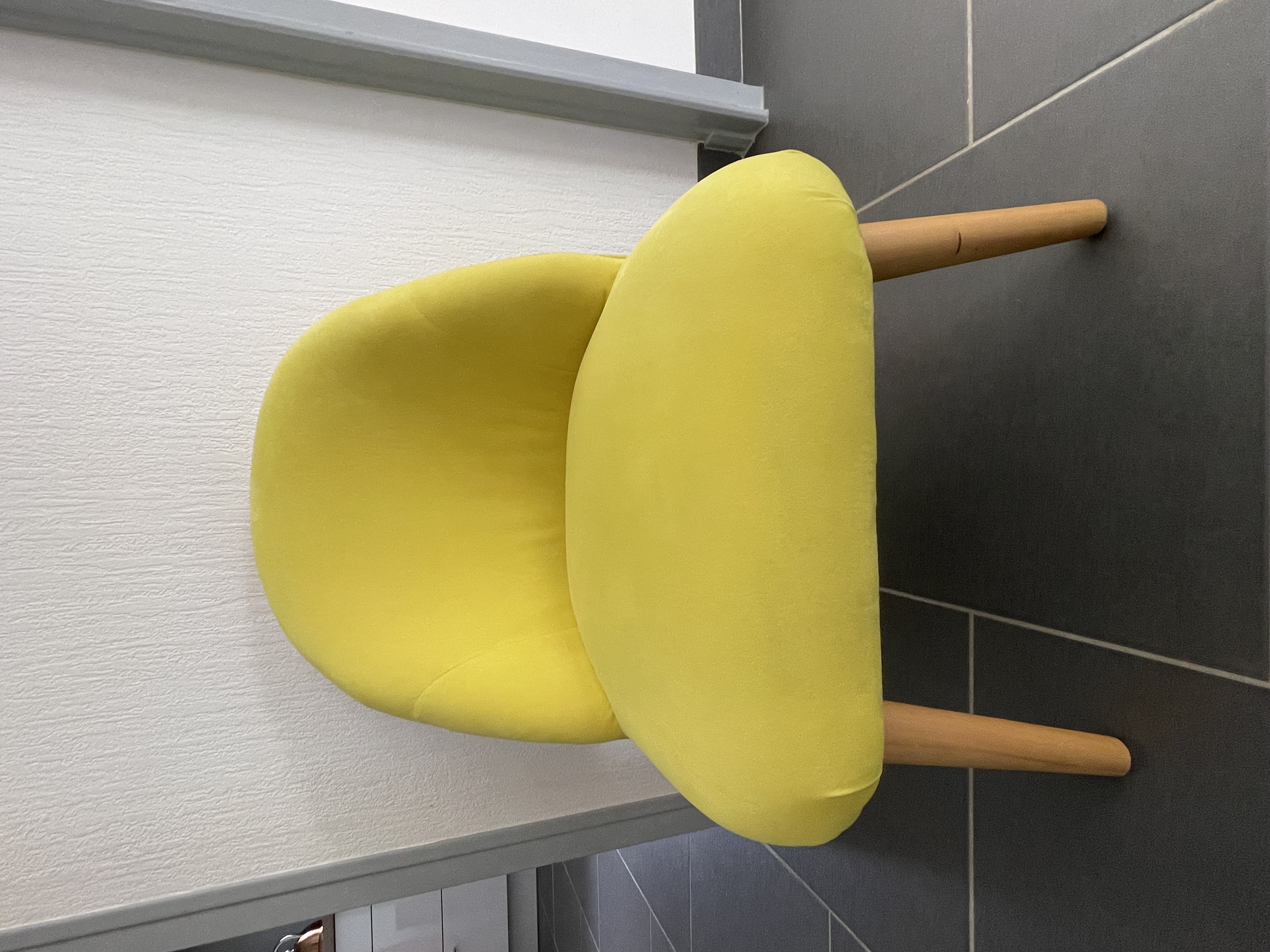 Fauteuil jaune confortable et moderne 70 Casseneuil (47)