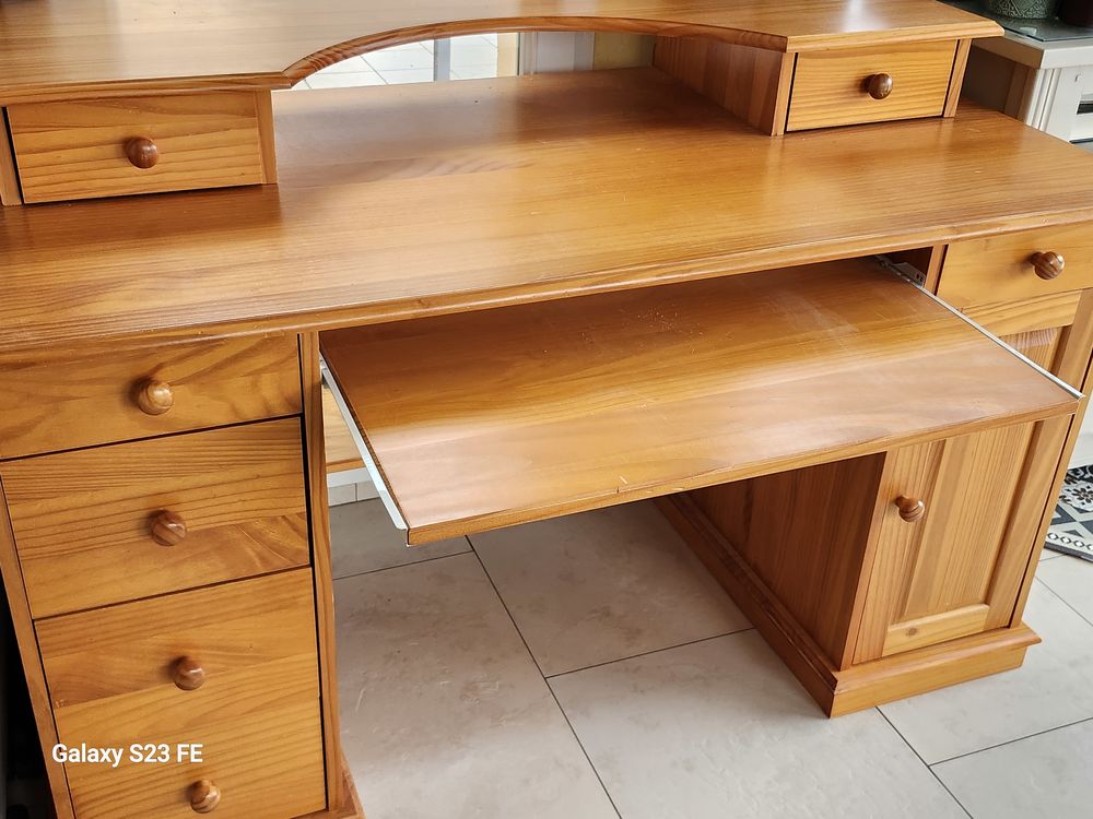 bureau, bois massif,  teinte ch�ne dor�, multiples tiroirs 40 Par�ay-Meslay (37)