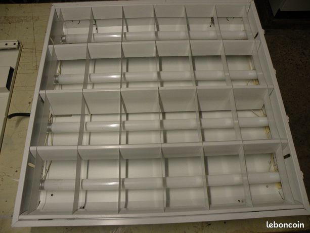 PAVES DE 4 NEONS  18WATTS 0 Mondevert (35)