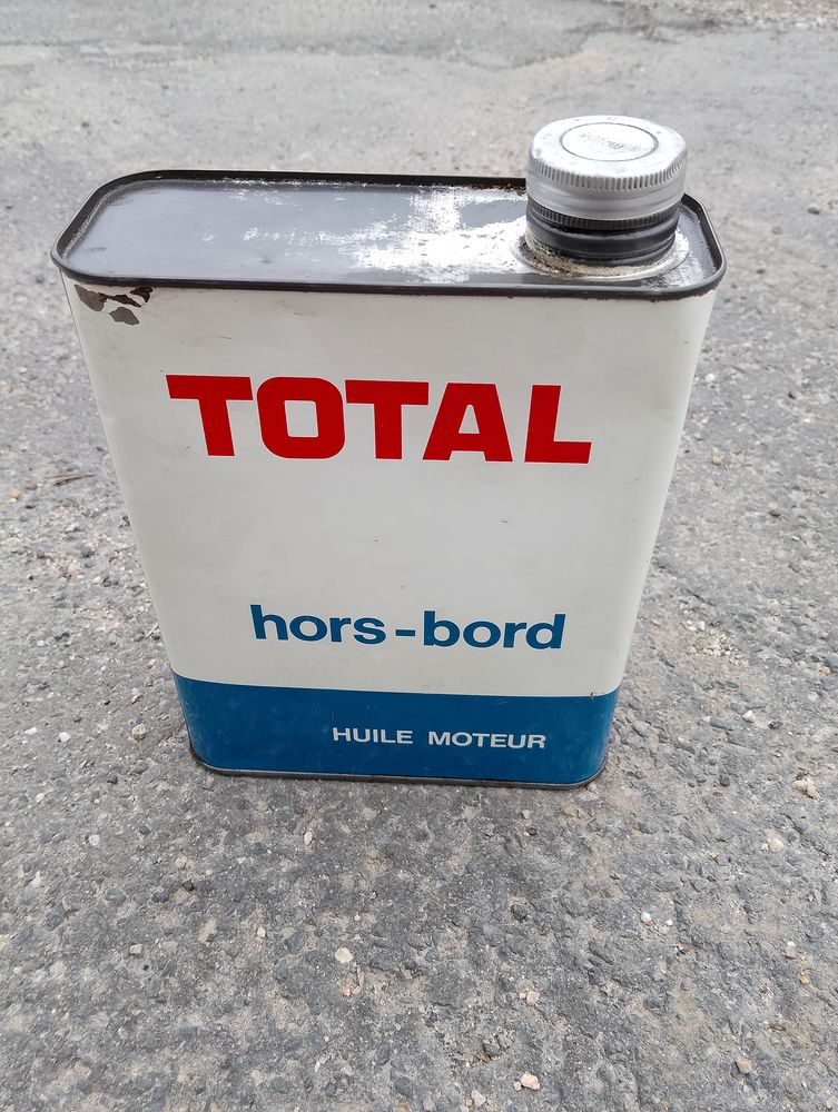 bidon huile ancienTotal hors-bord  2 temps 20 Saint-Jean-de-Fos (34)