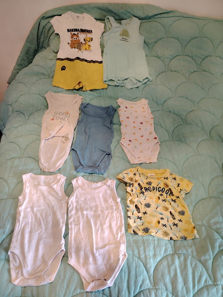 Vends lot de v�tements 12 mois pour gar�on. 25 Toudon (06)