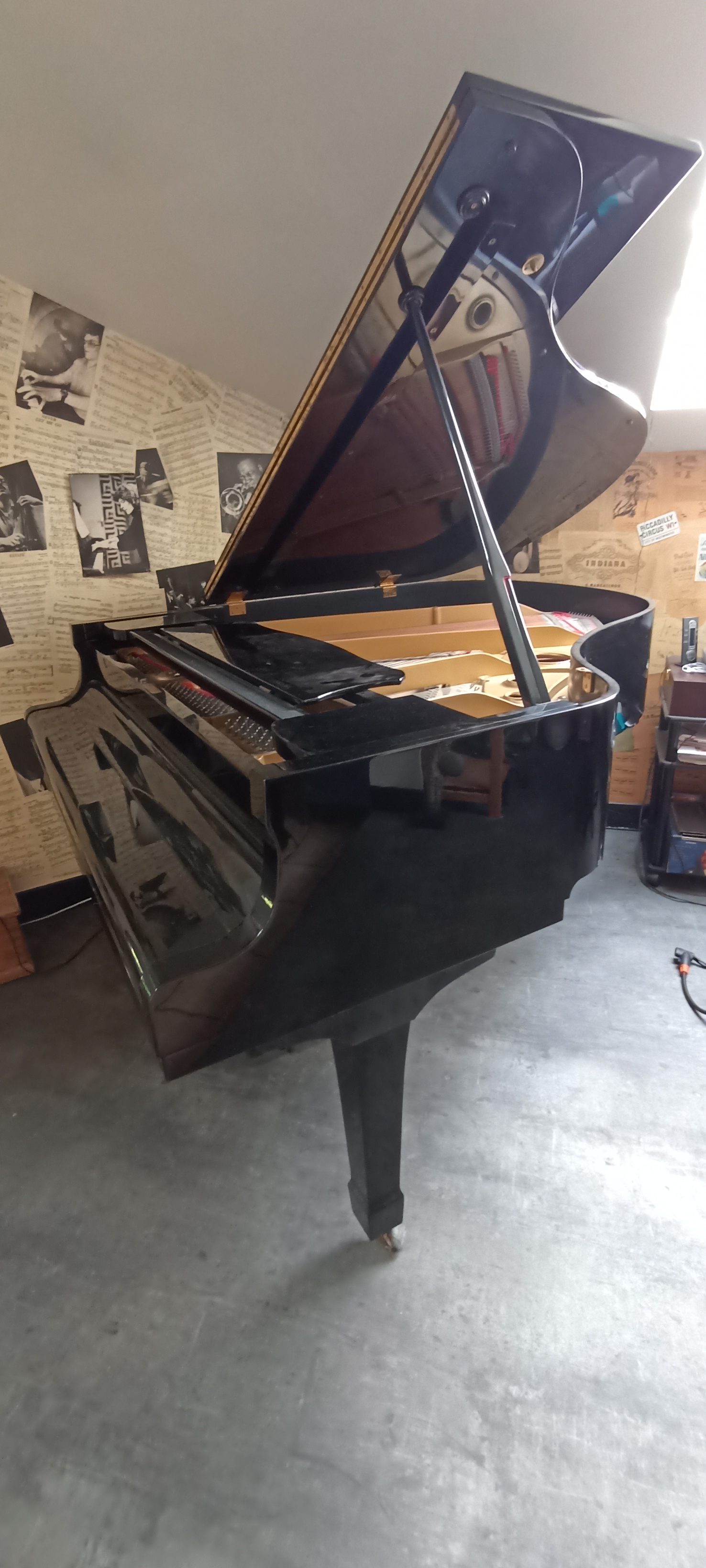 Piano grand quart de queue G2 Yamaha 6500 Villefargeau (89)