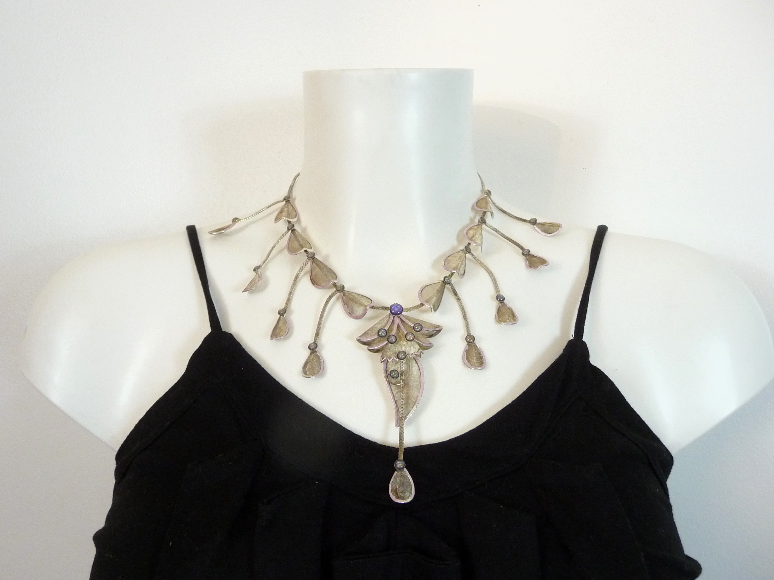 Collier Ajustable en M�tal Argent� Vieilli et ses Brindilles 15 Paris 15 (75)